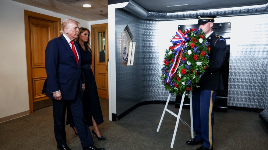 Mỹ tưởng niệm các nạn nhân vụ khủng bố 11/9 với những nghi thức trang trọng