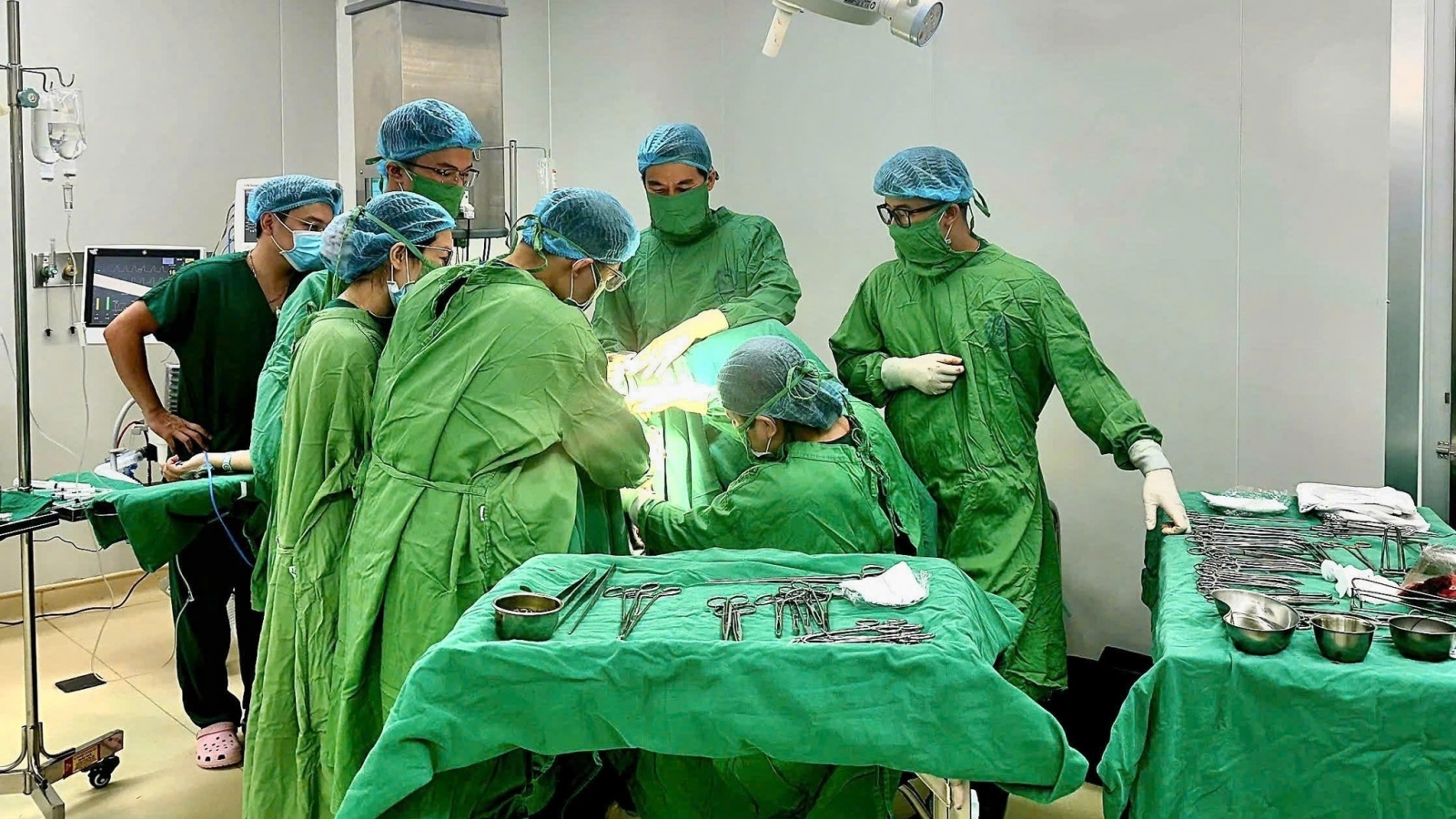 Hút thai tại phòng khám tư: Suýt chết vì ra máu ồ ạt