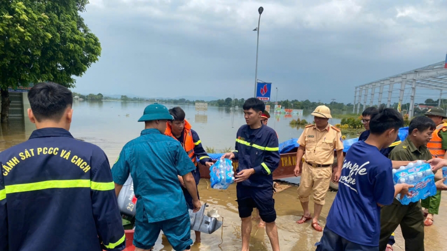 Sạt lở nghiêm trọng bờ sông và tuyến đê bao tại Thanh Hóa
