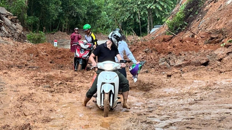 Nghệ An hỏa tốc tạm thời cấm đường từ 23h ngày 28/9 ứng phó bão số 10