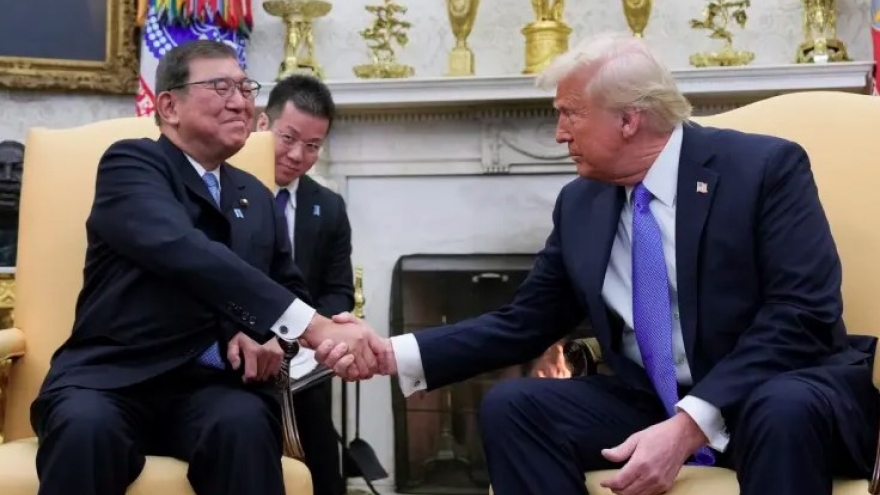 Tổng thống Trump ký sắc lệnh triển khai thỏa thuận thương mại với Nhật Bản