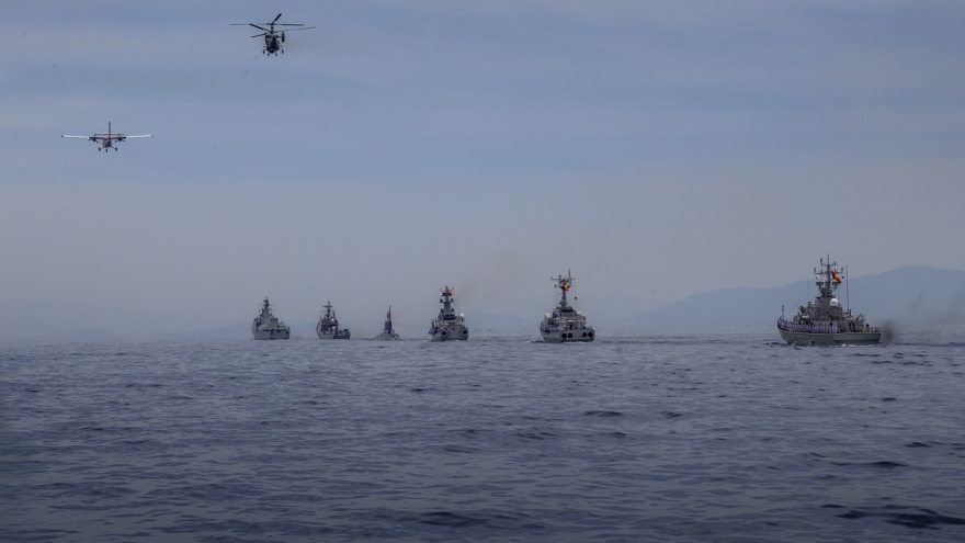 Sức mạnh của lực lượng vũ trang trong Lễ diễu binh trên biển