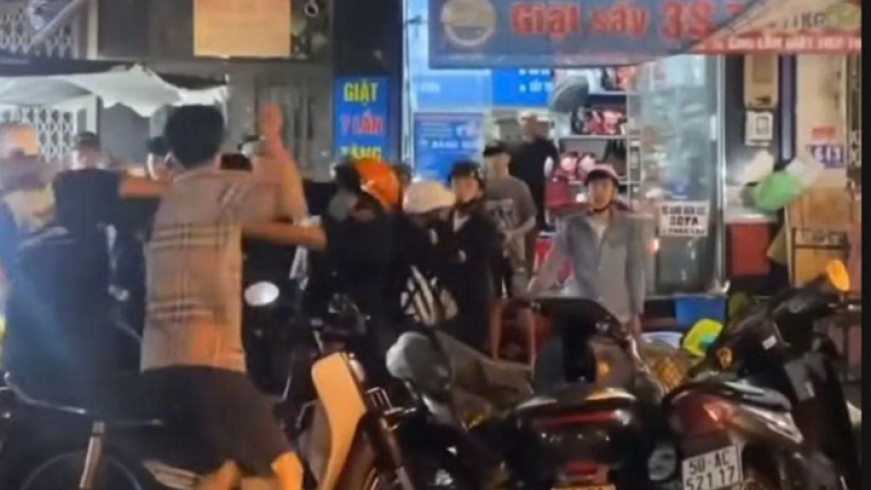 Xác minh clip nhóm thanh niên vây đánh đôi nam nữ ở TP.HCM