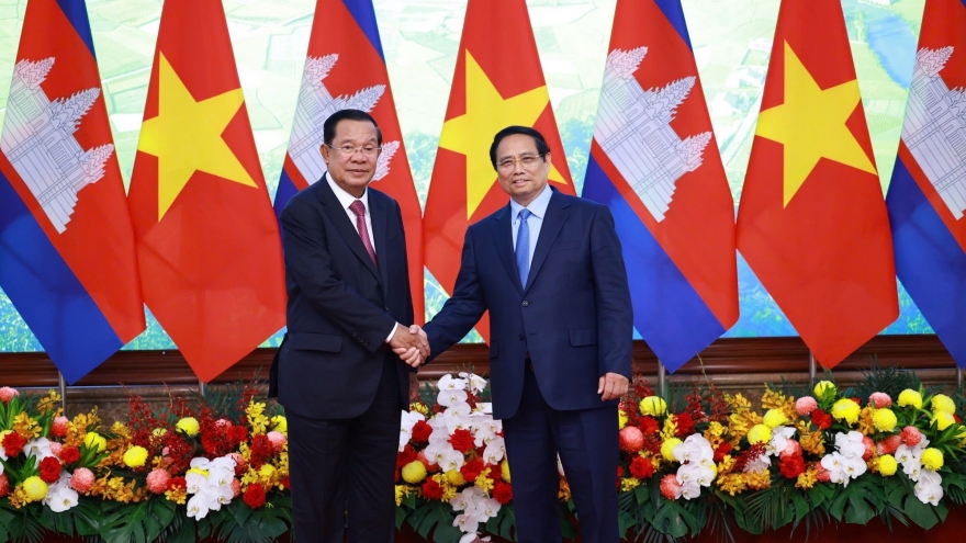 Thủ tướng hội kiến Chủ tịch Campuchia Hun Sen