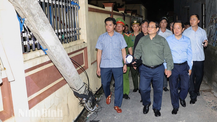 Thủ tướng kiểm tra, chỉ đạo công tác khắc phục hậu quả bão tại Ninh Bình