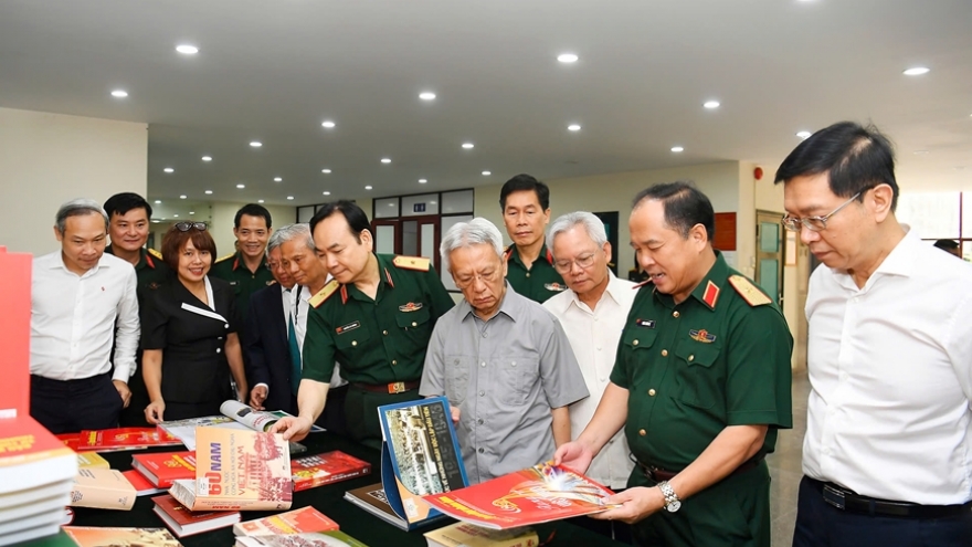 Phát huy tinh thần Cách mạng Tháng Tám xây dựng đất nước phồn vinh