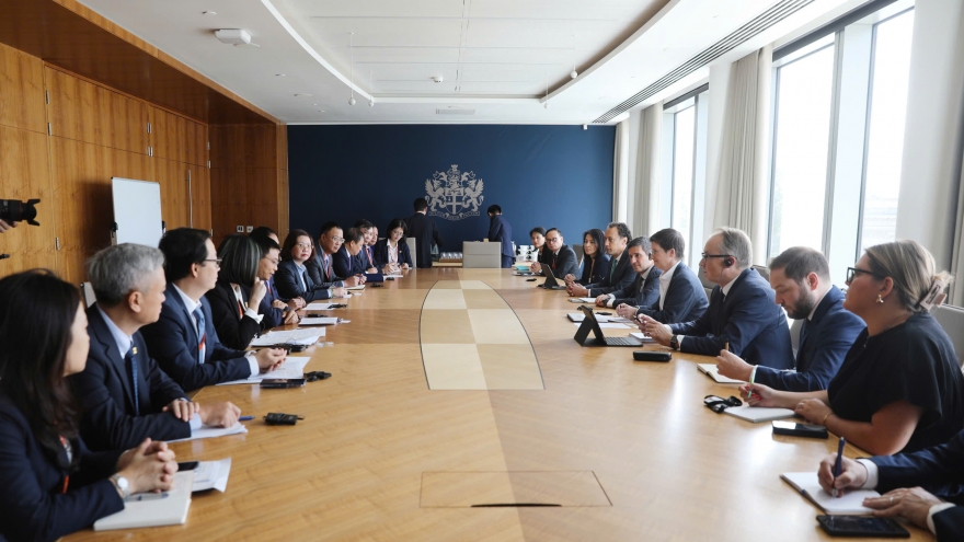 Bộ trưởng Bộ Tài chính Nguyễn Văn Thắng làm việc với lãnh đạo FTSE Russell