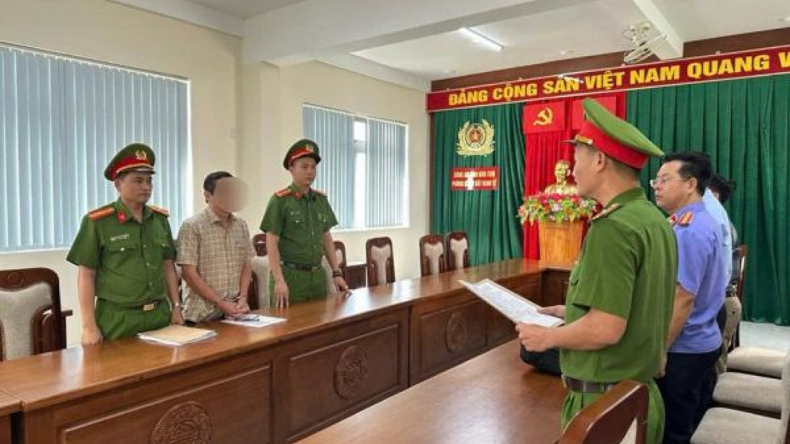 Cựu chủ tịch phường bị khởi tố liên quan đến sai phạm đất đai