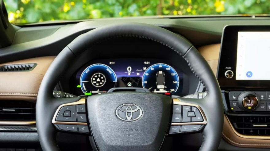 Triệu hồi hàng loạt xe Lexus và Toyota do sự cố đồng hồ điện tử
