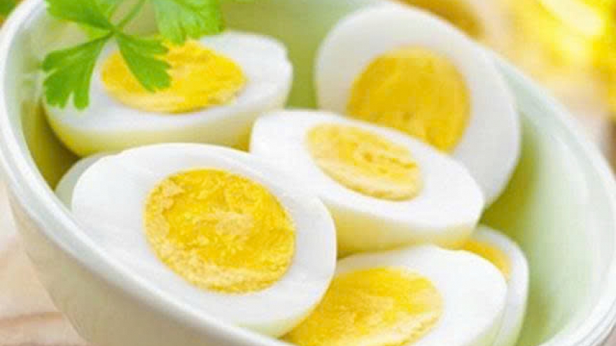 Cho trẻ ăn trứng thế nào cho hợp lý?