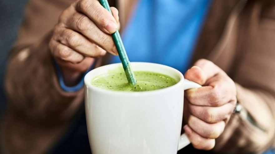 Uống loại nước vạn người mê mỗi tuần, nữ y tá phải nhập viện khẩn cấp