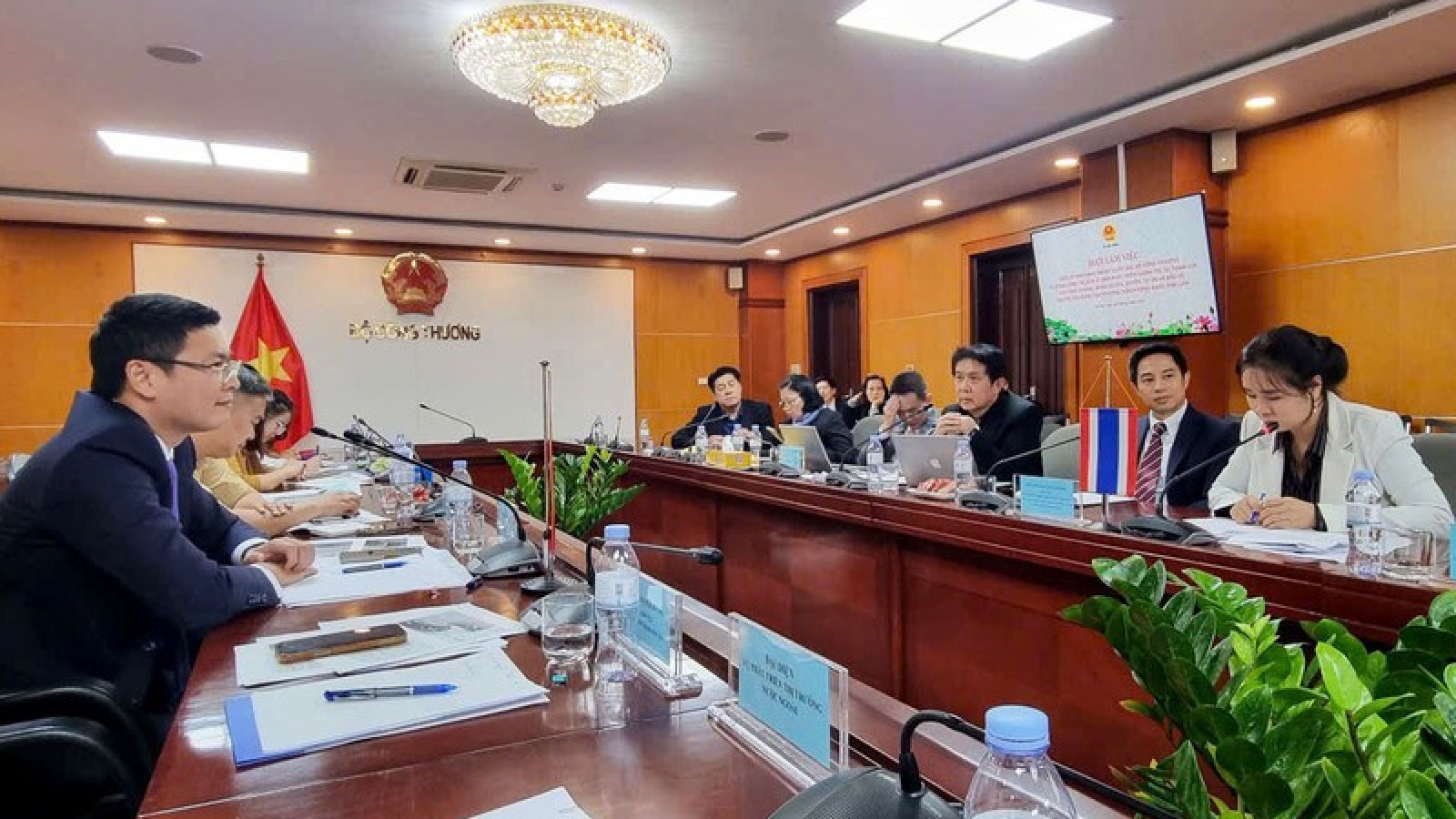 Vietnam, Thailand discuss ways to boost cooperation in consumer protection