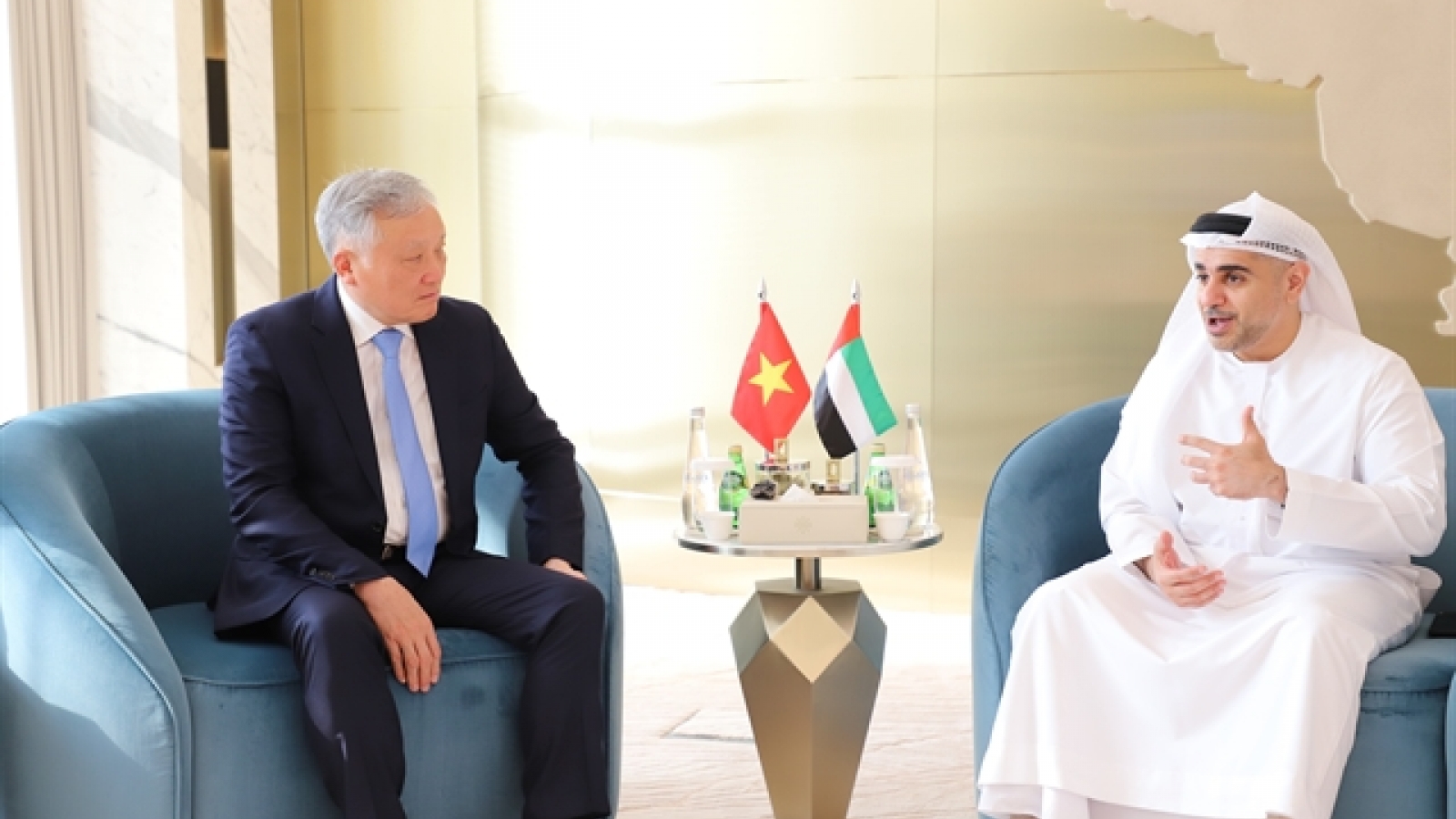 Vietnam and UAE deepen cooperation on international financial centre development