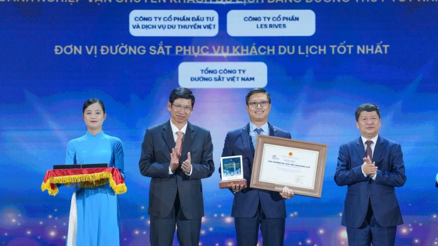 Vietnam Airlines được vinh danh “Hãng Hàng không phục vụ khách du lịch tốt nhất”