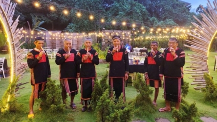 The dinh tut flute of the Ede people
