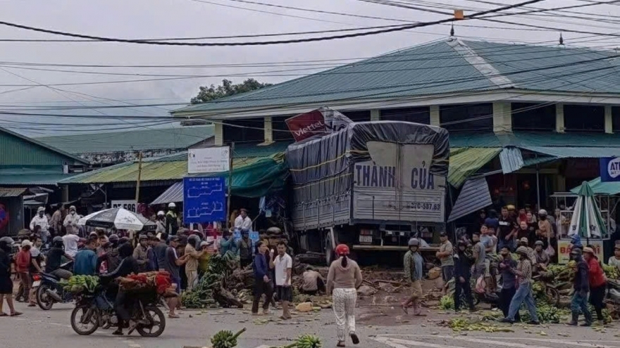 Danh tính 3 người tử vong và 9 người bị thương trong vụ xe tải lao vào chợ ở Quảng Trị