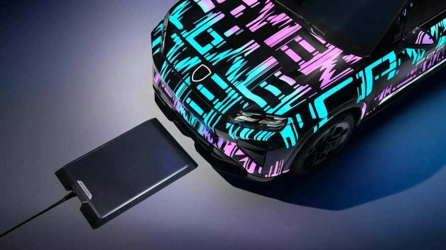 Porsche Cayenne điện sẽ đi kèm công nghệ sạc không dây hoàn toàn mới