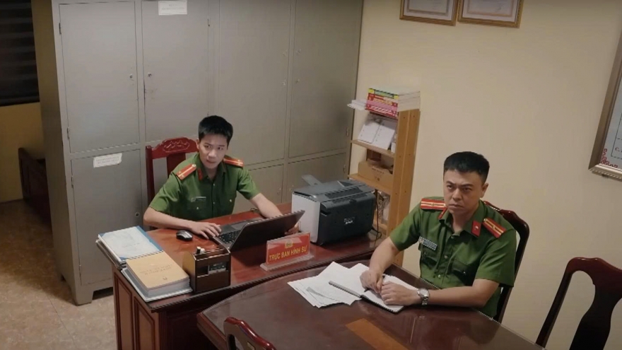 "Có anh, nơi ấy bình yên" tập 23: Huy phát hiện ra điểm bất thường ở xã