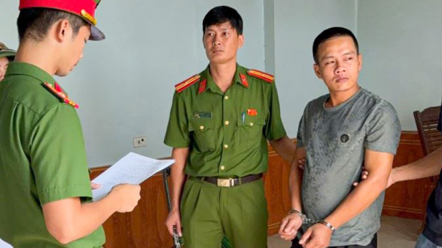 Bắt người đàn ông bạo hành con ruột ở Bắc Ninh