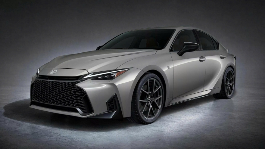 Lexus tiếp tục duy trì dòng IS với bản nâng cấp mới nhất
