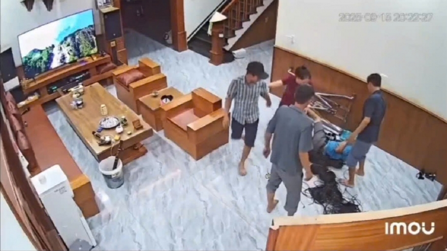 Ninh Bình: Đang ngồi trong nhà, người đàn ông bất ngờ bị đánh gục tại chỗ