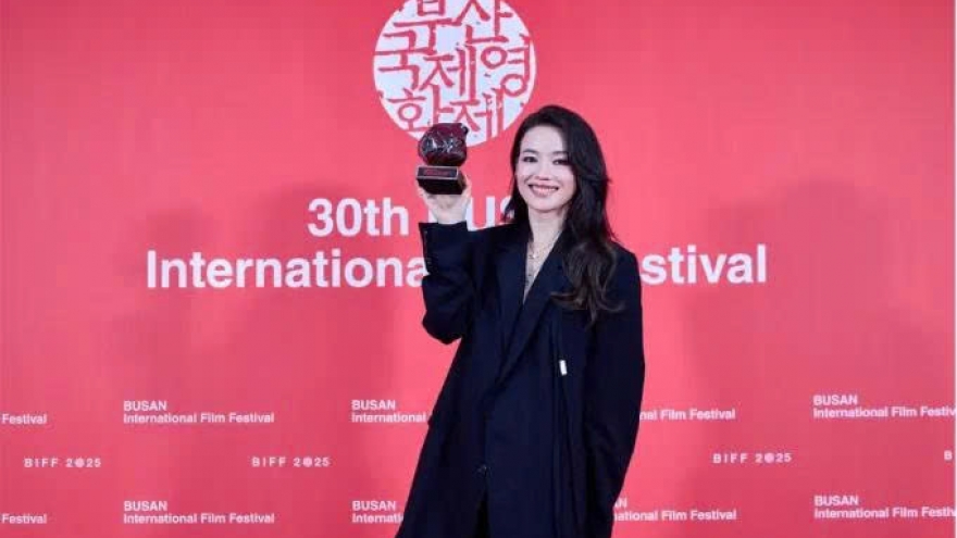 Thư Kỳ giành giải Đạo diễn xuất sắc nhất tại Liên hoan phim Busan