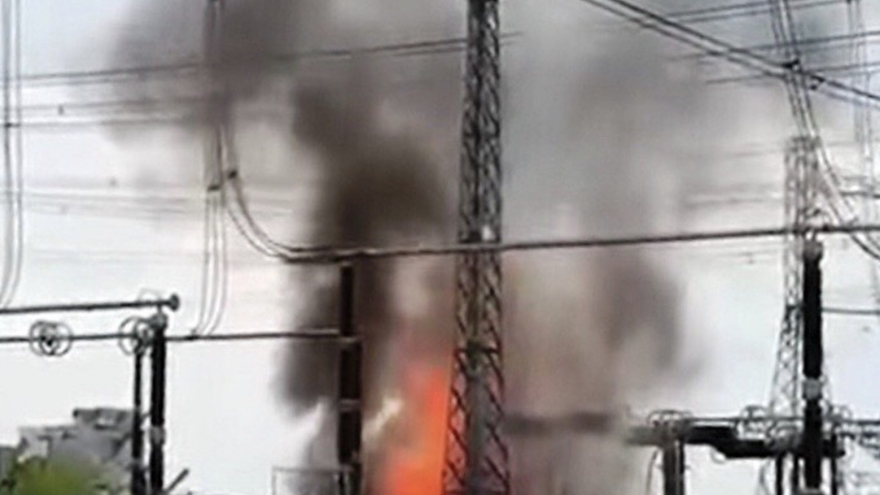 Cháy lớn tại trạm biến áp 500kV ở Ninh Bình, cột khói bốc cao hàng chục mét