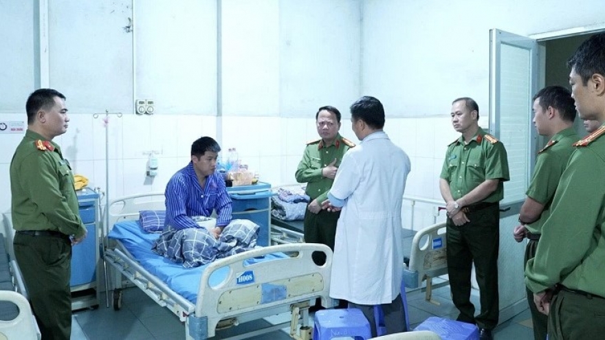 Lạng Sơn: Đại úy công an bị thương khi khống chế kẻ cầm dao đe dọa dân