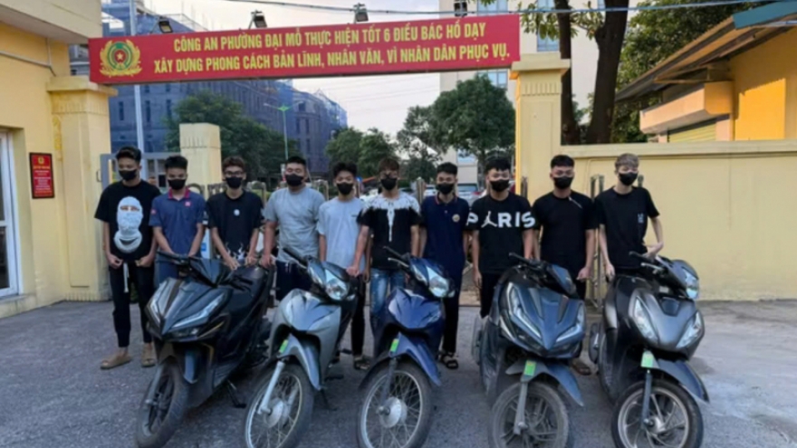 10 thanh thiếu niên bị khởi tố, bắt giam vì điều khiển xe máy "bốc đầu", gây rối