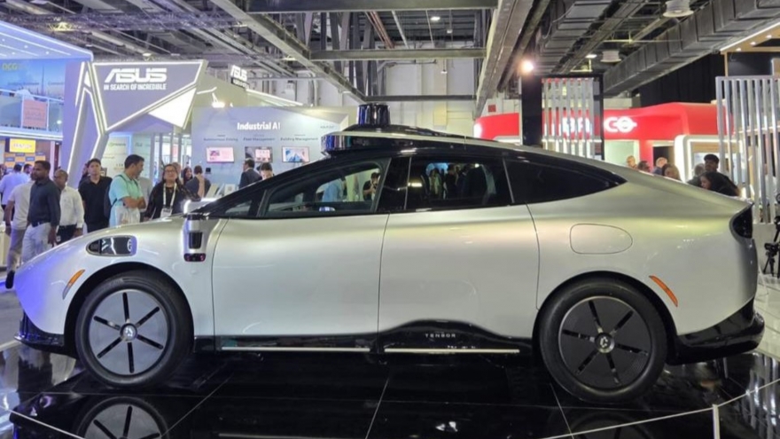 Xe điện tự lái đầu tiên trên thế giới “Made-by-VinFast” gây tò mò ở Trung Đông