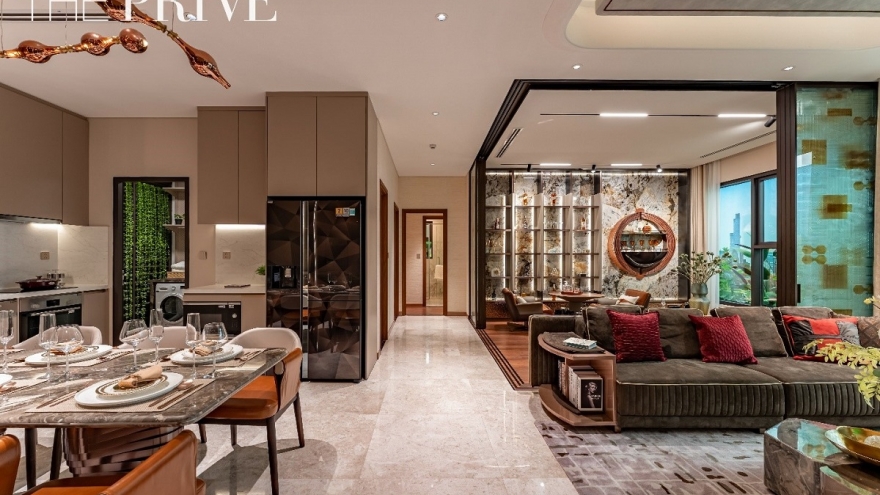 Chuyển mình từ cuộc đua thương hiệu bàn giao sang sự tìm kiếm chất liệu độc bản