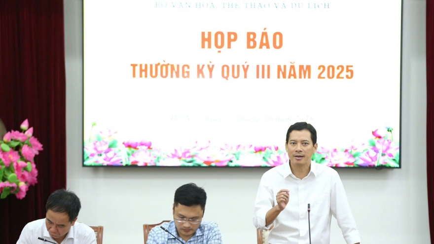 Bộ VHTT&DL lên tiếng về việc phim “tổng tài” tràn ngập mạng xã hội