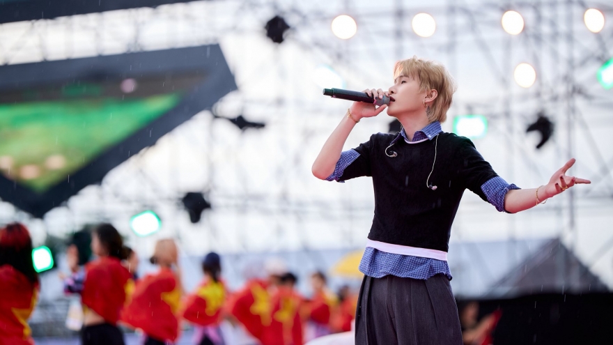 Sở Văn hoá – Thể thao TP.HCM: Kiên quyết xử lý ca sĩ hát nhạc phản cảm, lệch chuẩn