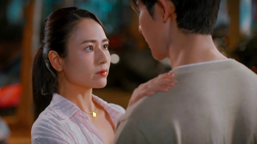 Việt Hoa gây tranh cãi với cảnh nóng trong "Gió ngang khoảng trời xanh"