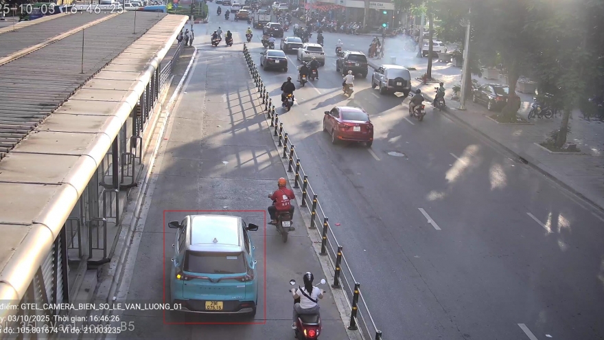 Camera AI ghi nhận hàng loạt xe đi vào làn BRT ở Hà Nội