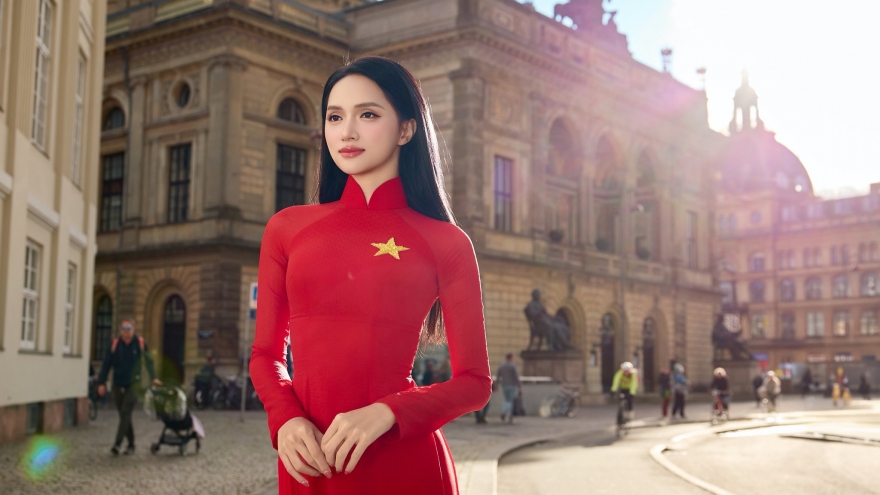 Sao Việt 9/10: Hương Giang đẹp dịu dàng trong tà áo dài tại châu Âu