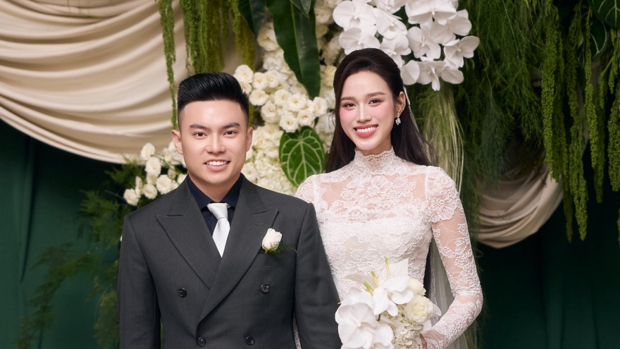 Hoa hậu Đỗ Thị Hà lên xe hoa cùng chồng thiếu gia