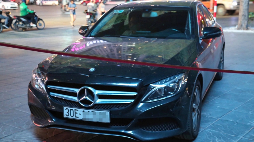 Tài xế Mercedes vi phạm nồng độ cồn mức “kịch khung” khi chở bạn gái trong đêm