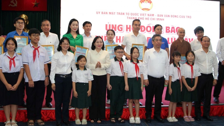 Hơn 35 tỷ đồng được quyên góp tại lễ phát động hỗ trợ đồng bào bị bão số 10