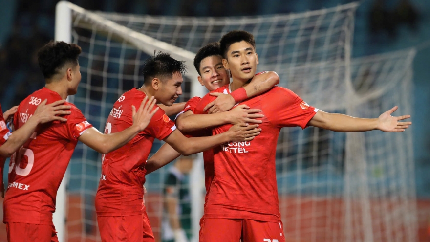 Sau vòng 7 V-League 2025/2026: Ngũ mã đua vô địch