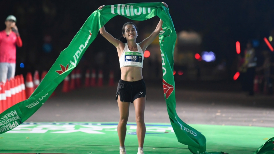 Phạm Thị Hồng Lệ tiếp tục chinh phục VPBank Hanoi International Marathon 2025