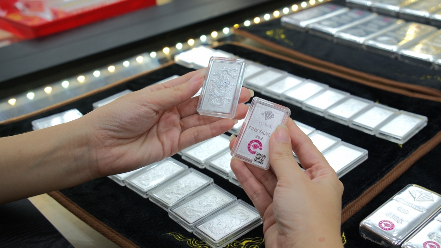 Giá bạc hôm nay 1/10: Bạc trong nước và thế giới cùng tăng