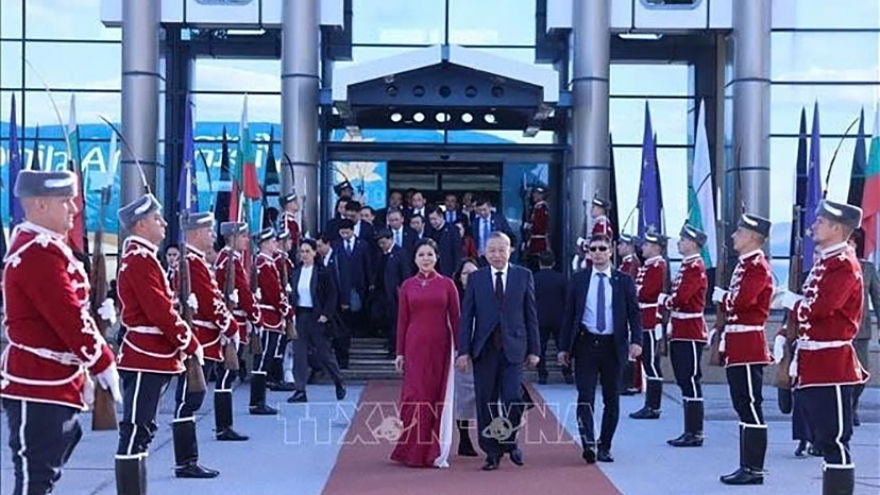 Party leader To Lam concludes official visit to Bulgaria