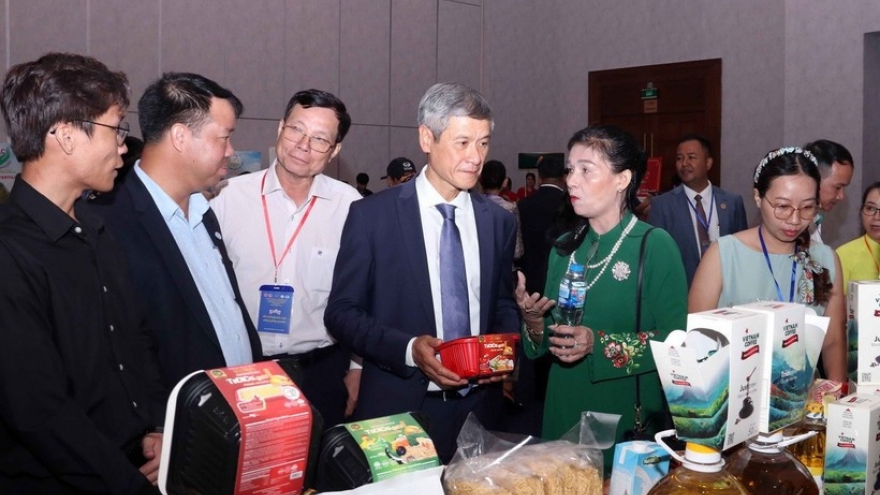 Vietnam-Cambodia business forum 2025 held in HCM City