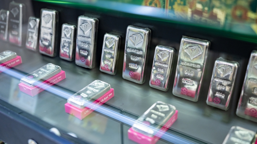 Giá bạc hôm nay 1/12: Bạc trong nước lên mức 59,17 triệu đồng/kg