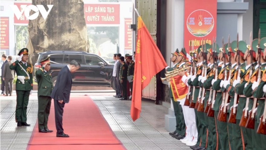 Party chief calls for keen insight and professional acumen in defence intelligence officers