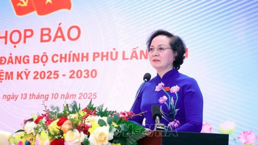 Official highlights key measures to shape new strategic development model
