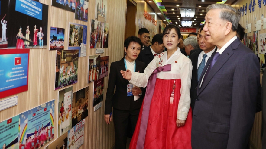 Party chief visits DPRK kindergarten, attends WPK’s anniversary show