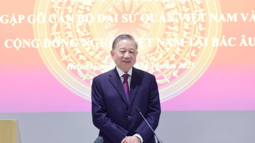 Party leader hails contributions of Vietnamese communities in Nordic countries