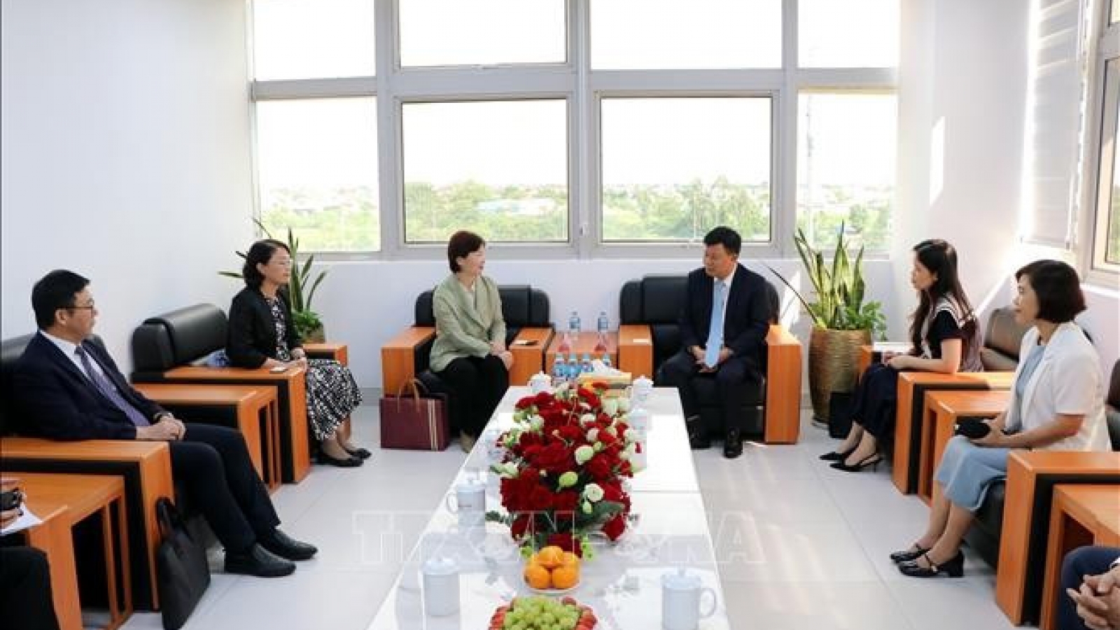 China's Shenzhen eyes deeper tech, trade ties with Hai Phong